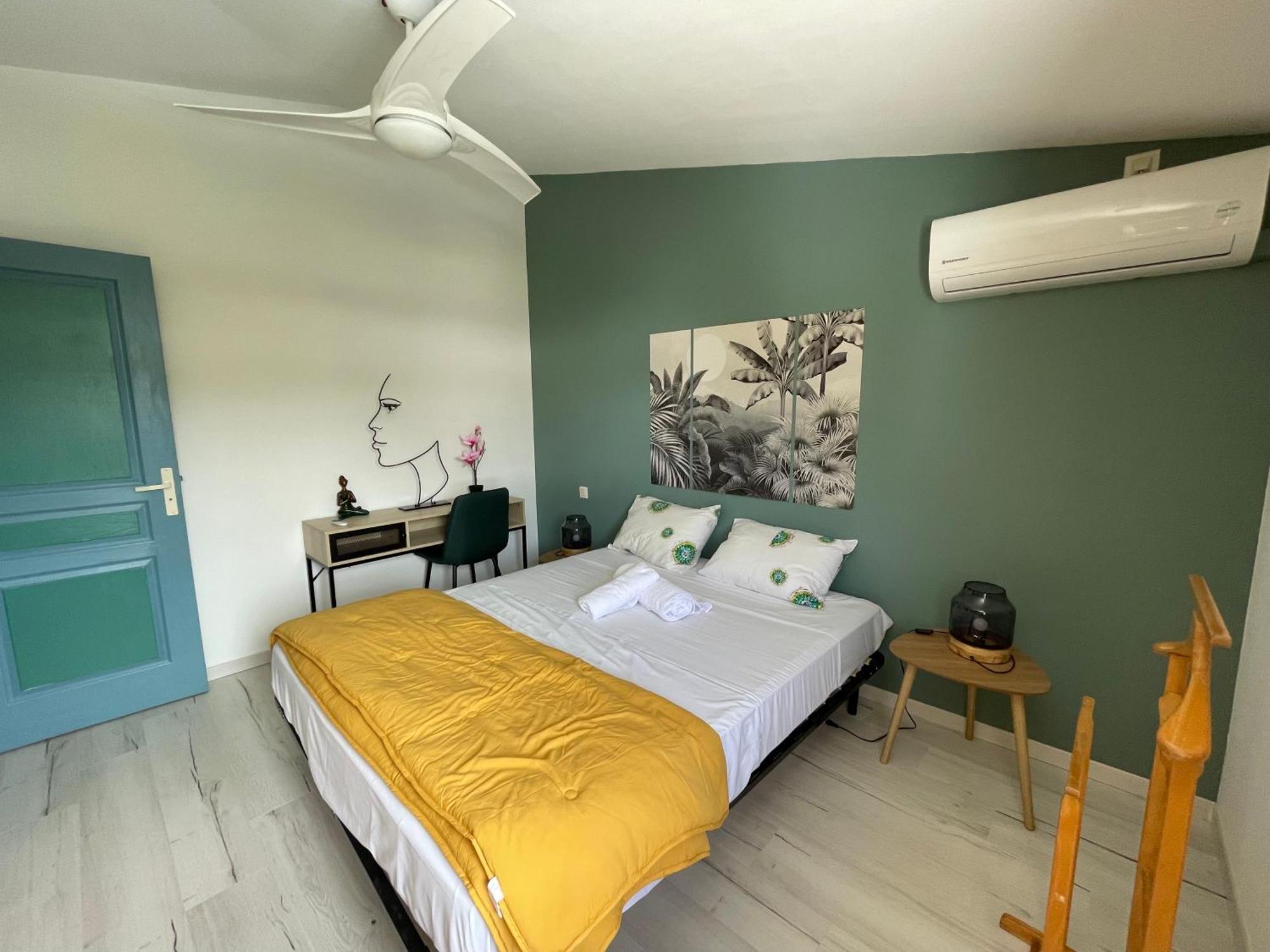 Duplex Tifanjan Avec Jardin Fleuri Pres De La Mer Saint-Paul Екстериор снимка