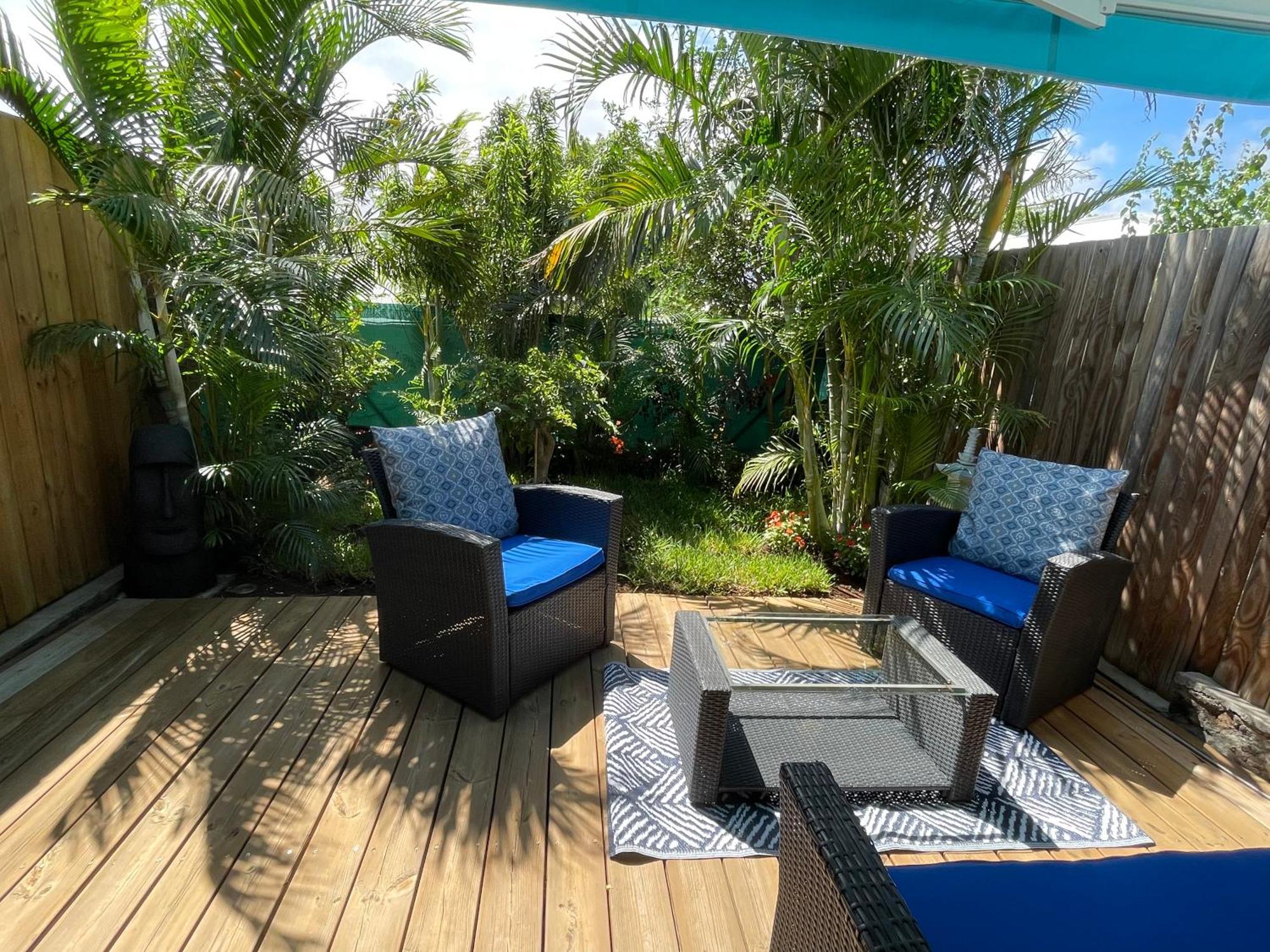Duplex Tifanjan Avec Jardin Fleuri Pres De La Mer Saint-Paul Екстериор снимка